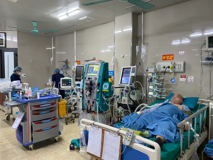 Nhập viện ngày cuối năm vì máu trắng đục như sữa - Ảnh 1. Nhập viện ngày cuối năm vì máu trắng đục như sữa - Ảnh 1.