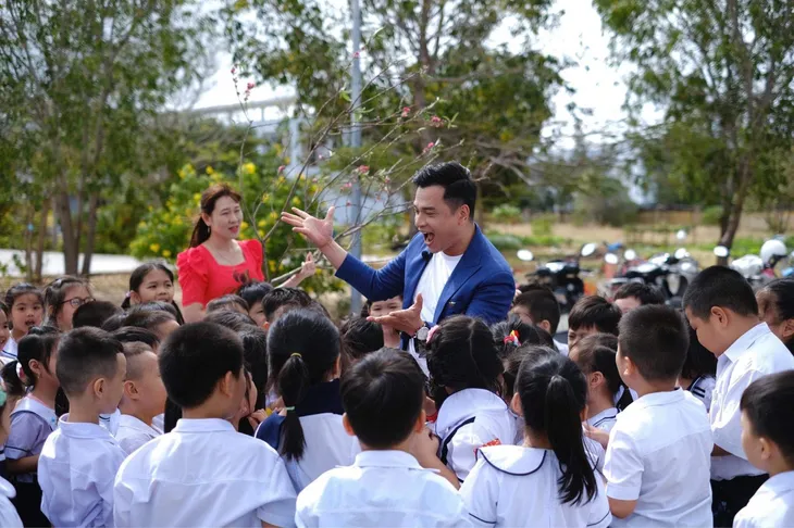 MC Danh Tùng: Cảm hứng bất tận đến từ những điều gần gũi nhất - Ảnh 1. MC Danh Tùng: Cảm hứng bất tận đến từ những điều gần gũi nhất - Ảnh 1.