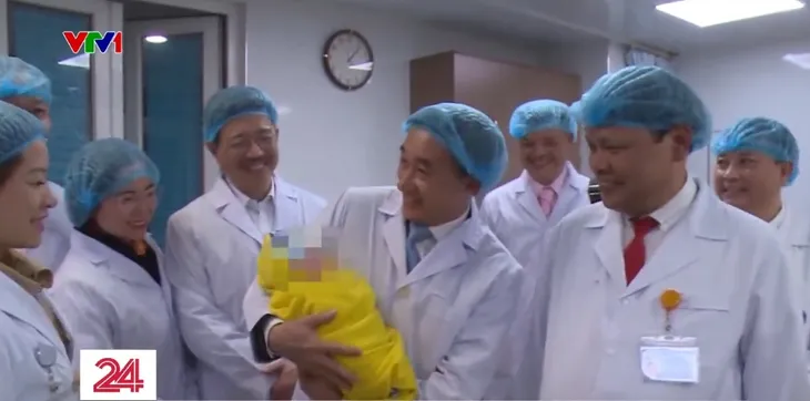 Những em bé đầu tiên ra đời trong năm Quý Mão 2023 - Ảnh 2. Những em bé đầu tiên ra đời trong năm Quý Mão 2023 - Ảnh 2.