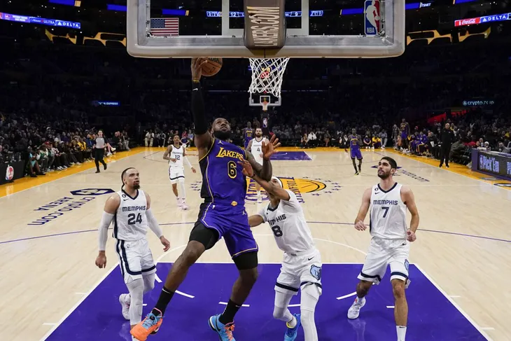 NBA | Los Angeles Lakers thắng kịch tính Memphis Grizzlies - Ảnh 1. NBA | Los Angeles Lakers thắng kịch tính Memphis Grizzlies - Ảnh 1.
