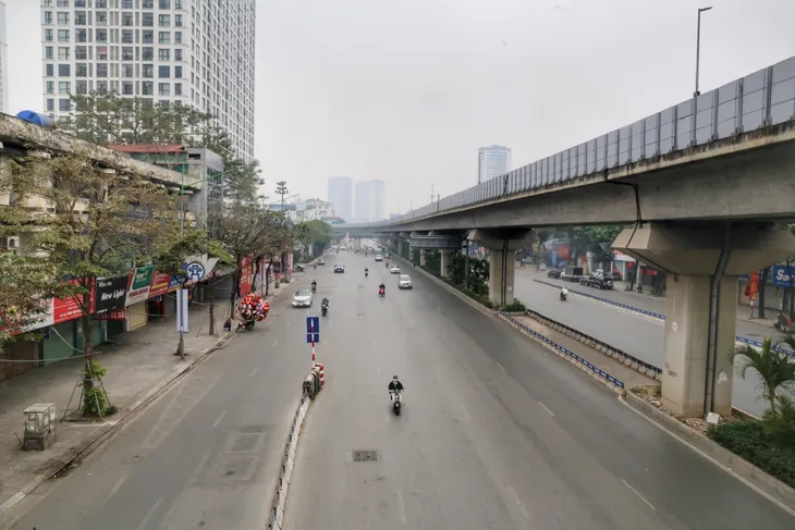 Hà Nội yên ắng, bình dị sáng mùng 1 Tết - Ảnh 9. Hà Nội yên ắng, bình dị sáng mùng 1 Tết - Ảnh 9.
