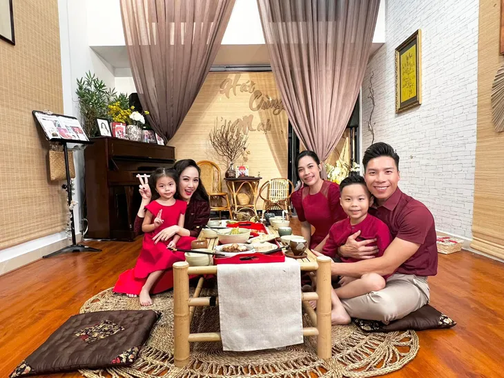 Quốc Nghiệp: Vợ càng tỏa sáng tôi càng vui - Ảnh 1. Quốc Nghiệp: Vợ càng tỏa sáng tôi càng vui - Ảnh 1.