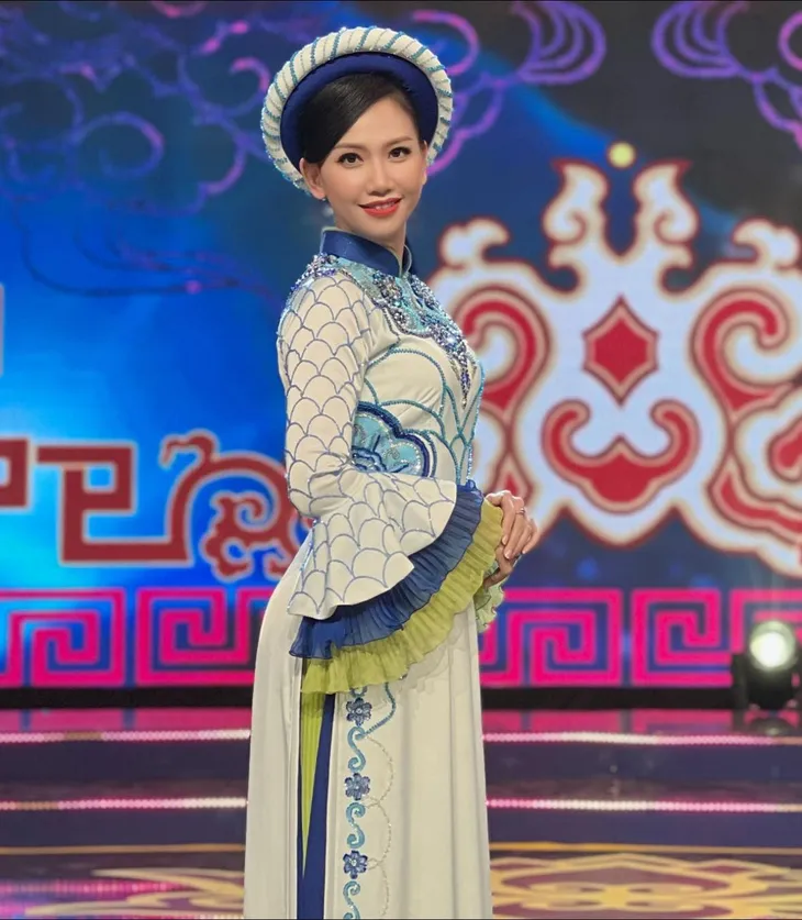 MC, BTV nổi tiếng chúc Tết - Ảnh 7. MC, BTV nổi tiếng chúc Tết - Ảnh 7.