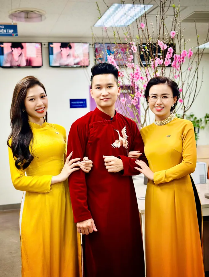 Không khí rộn ràng trên các trường quay VTV ngày đầu năm mới - Ảnh 11. Không khí rộn ràng trên các trường quay VTV ngày đầu năm mới - Ảnh 11.