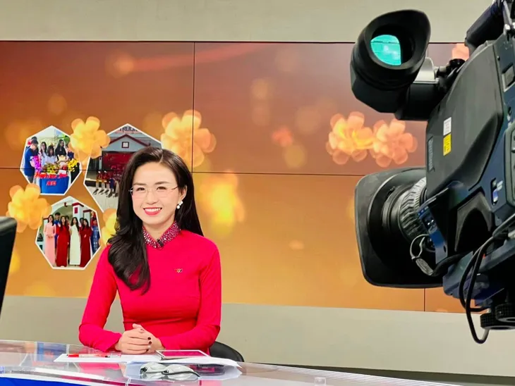 Không khí rộn ràng trên các trường quay VTV ngày đầu năm mới - Ảnh 12. Không khí rộn ràng trên các trường quay VTV ngày đầu năm mới - Ảnh 12.