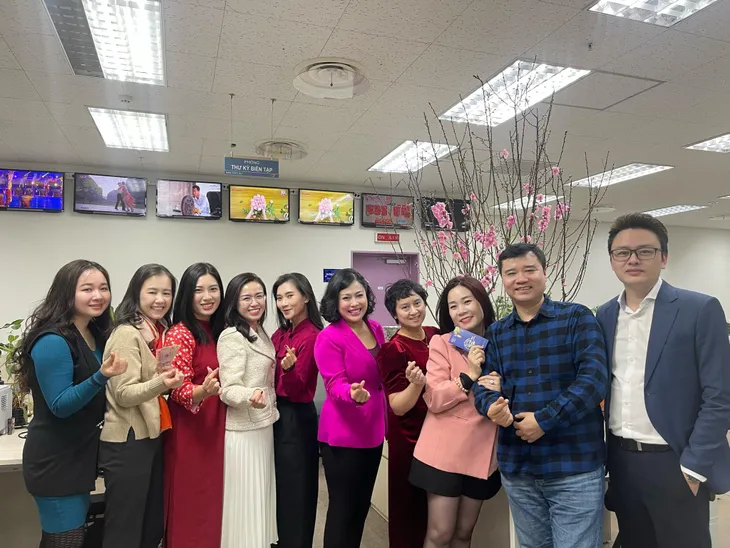 Không khí rộn ràng trên các trường quay VTV ngày đầu năm mới - Ảnh 9. Không khí rộn ràng trên các trường quay VTV ngày đầu năm mới - Ảnh 9.
