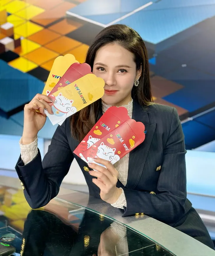 MC, BTV nổi tiếng chúc Tết - Ảnh 4. MC, BTV nổi tiếng chúc Tết - Ảnh 4.