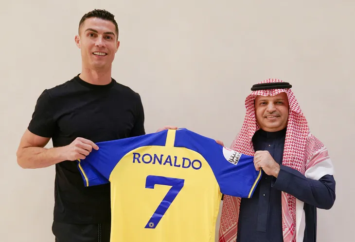 Cristiano Ronaldo & những thay đổi tích cực mang lại cho giải VĐQG Ả-rập Xê-út - Ảnh 1. Cristiano Ronaldo & những thay đổi tích cực mang lại cho giải VĐQG Ả-rập Xê-út - Ảnh 1.
