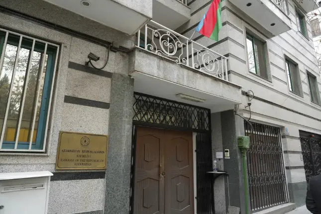 Nổ súng tấn công Đại sứ quán Azerbaijani ở Iran, 1 người thiệt mạng - Ảnh 1. Nổ súng tấn công Đại sứ quán Azerbaijani ở Iran, 1 người thiệt mạng - Ảnh 1.