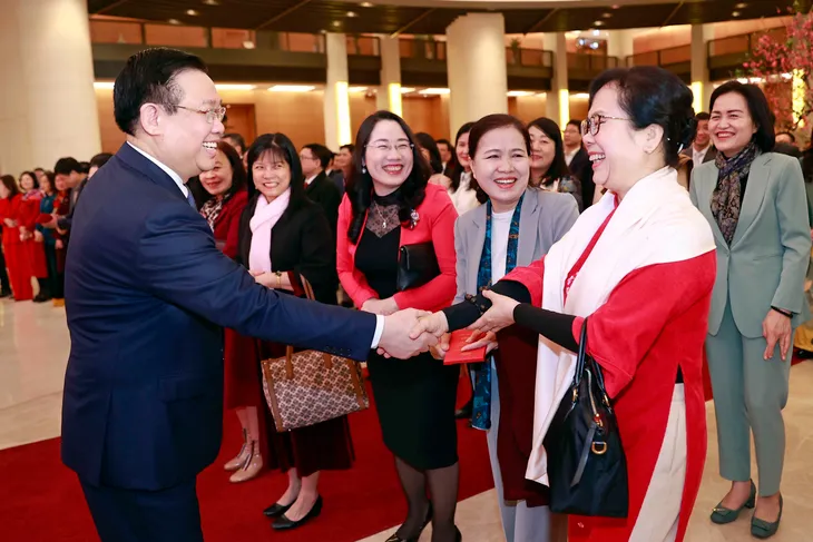 Chủ tịch Quốc hội Vương Đình Huệ gặp mặt đại biểu Quốc hội chuyên trách ở Trung ương - Ảnh 1. Chủ tịch Quốc hội Vương Đình Huệ gặp mặt đại biểu Quốc hội chuyên trách ở Trung ương - Ảnh 1.