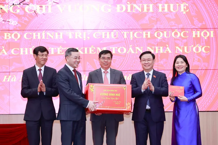 Chủ tịch Quốc hội Vương Đình Huệ thăm, chúc Tết tại Kiểm toán Nhà nước - Ảnh 1. Chủ tịch Quốc hội Vương Đình Huệ thăm, chúc Tết tại Kiểm toán Nhà nước - Ảnh 1.
