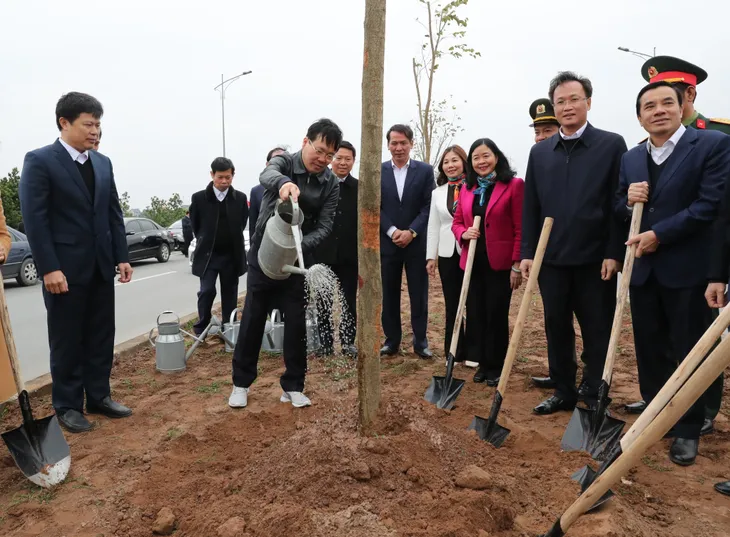 Đồng chí Võ Văn Thưởng dự lễ phát động Tết trồng cây tại Hưng Yên - Ảnh 2. Đồng chí Võ Văn Thưởng dự lễ phát động Tết trồng cây tại Hưng Yên - Ảnh 2.