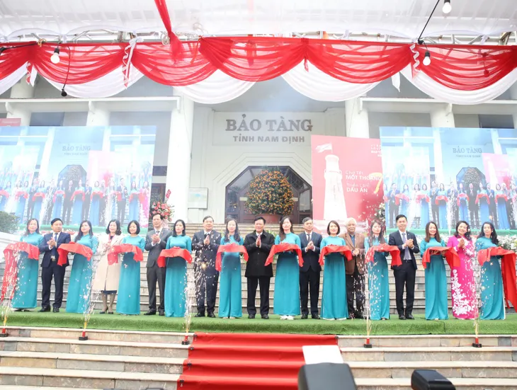 “Dấu ấn Thành Nam” - triển lãm về đô thị cổ gần 800 năm tuổi - Ảnh 2. “Dấu ấn Thành Nam” - triển lãm về đô thị cổ gần 800 năm tuổi - Ảnh 2.