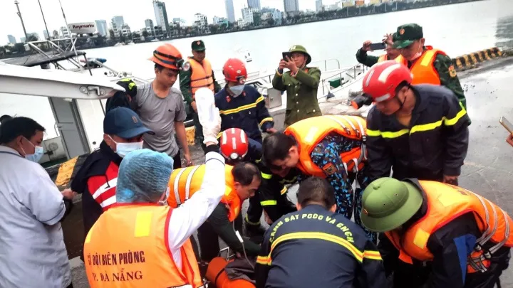 Nam thanh niên đi phượt rơi xuống vực sâu ở đèo Hải Vân - Ảnh 1. Nam thanh niên đi phượt rơi xuống vực sâu ở đèo Hải Vân - Ảnh 1.