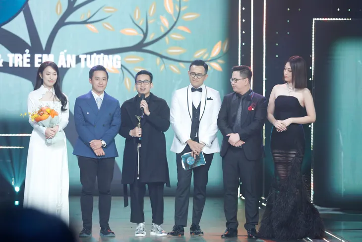 “Đường lên đỉnh Olympia” giành cúp VTV Awards 2022 là niềm tự hào của cả ê-kíp - Ảnh 2. “Đường lên đỉnh Olympia” giành cúp VTV Awards 2022 là niềm tự hào của cả ê-kíp - Ảnh 2.