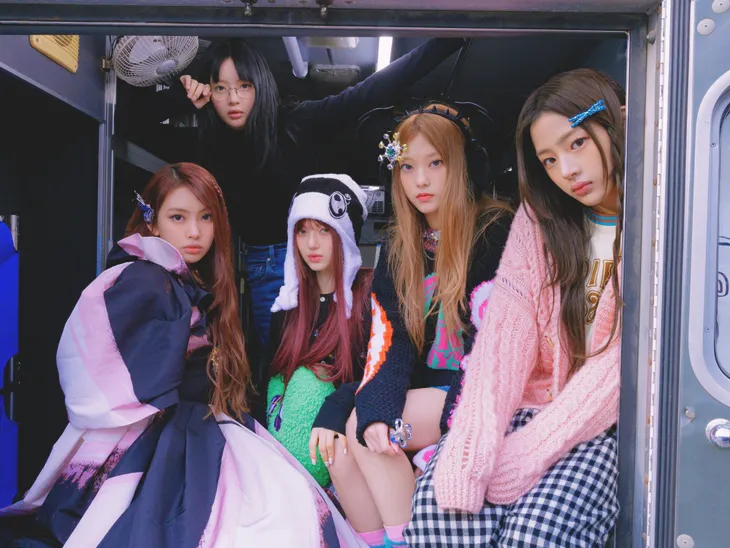 NewJeans - Nhóm nhạc K-Pop đạt doanh số triệu bản album nhanh nhất - Ảnh 1. NewJeans - Nhóm nhạc K-Pop đạt doanh số triệu bản album nhanh nhất - Ảnh 1.