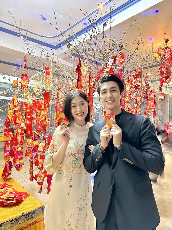 Diễn viên Việt tuần qua: Sum vầy bên gia đình ngày Tết - Ảnh 29. Diễn viên Việt tuần qua: Sum vầy bên gia đình ngày Tết - Ảnh 29.