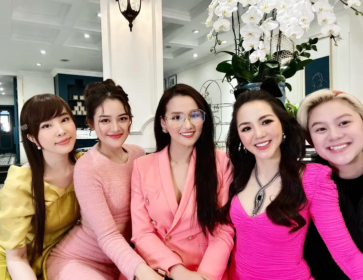 Diễn viên Việt tuần qua: Sum vầy bên gia đình ngày Tết - Ảnh 12. Diễn viên Việt tuần qua: Sum vầy bên gia đình ngày Tết - Ảnh 12.