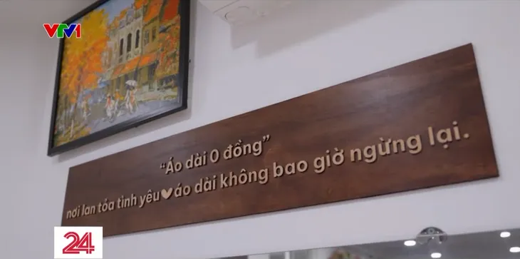 Cửa hàng áo dài 0 đồng làm đẹp cho phụ nữ - Ảnh 7. Cửa hàng áo dài 0 đồng làm đẹp cho phụ nữ - Ảnh 7.