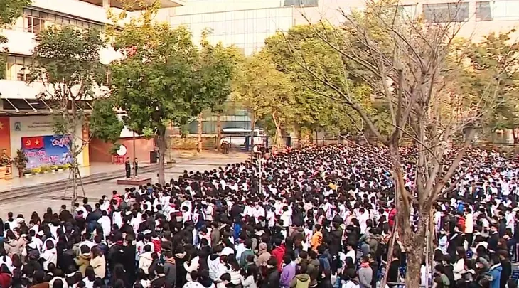 Nhiều hoạt động ý nghĩa tại trường học đầu năm mới - Ảnh 1. Nhiều hoạt động ý nghĩa tại trường học đầu năm mới - Ảnh 1.