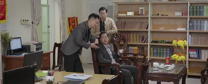 Dưới bóng cây hạnh phúc - Tập 6: Đạt thăng chức, Tố đánh nhau quên thân vì Tơ - Ảnh 3. Dưới bóng cây hạnh phúc - Tập 6: Đạt thăng chức, Tố đánh nhau quên thân vì Tơ - Ảnh 3.