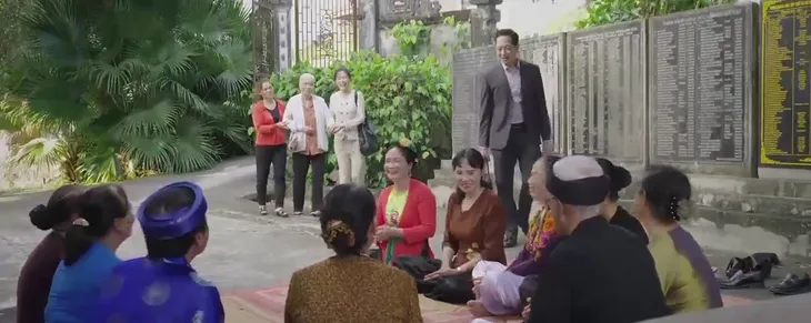 Dưới bóng cây hạnh phúc - Tập 6: Đạt thăng chức, Tố đánh nhau quên thân vì Tơ - Ảnh 6. Dưới bóng cây hạnh phúc - Tập 6: Đạt thăng chức, Tố đánh nhau quên thân vì Tơ - Ảnh 6.