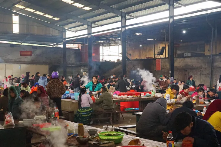 Mộc mạc chợ phiên Mèo Vạc trên cao nguyên đá Đồng Văn - Ảnh 17.