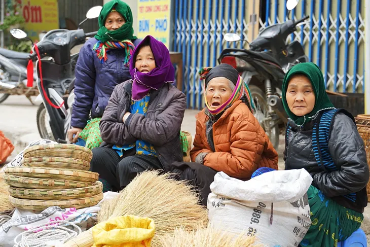 Mộc mạc chợ phiên Mèo Vạc trên cao nguyên đá Đồng Văn - Ảnh 10.