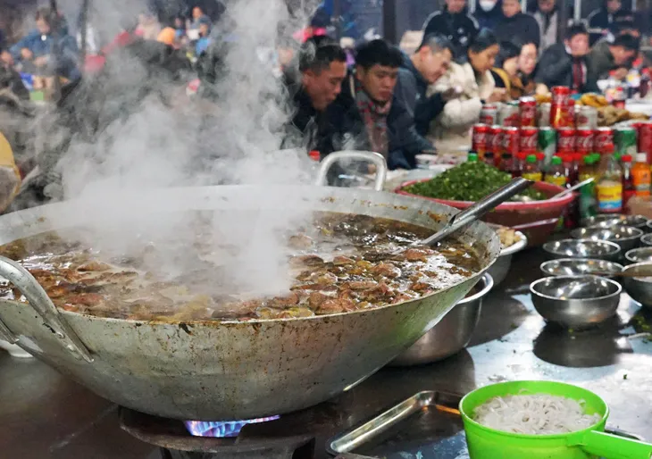 Mộc mạc chợ phiên Mèo Vạc trên cao nguyên đá Đồng Văn - Ảnh 1.
