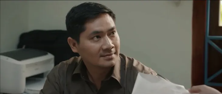 Mẹ rơm - Tập 38: Phó Chủ tịch Hào sắp bị lộ thân phận là cha đẻ của Hạt Dẻ? - Ảnh 2. Mẹ rơm - Tập 38: Phó Chủ tịch Hào sắp bị lộ thân phận là cha đẻ của Hạt Dẻ? - Ảnh 2.
