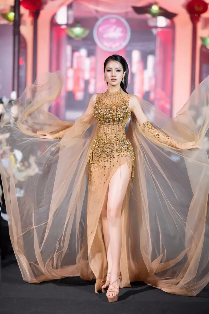 Dàn Hoa hậu, Á hậu đọ sắc tại show thời trang chào năm mới 2023 - Ảnh 3. Dàn Hoa hậu, Á hậu đọ sắc tại show thời trang chào năm mới 2023 - Ảnh 3.
