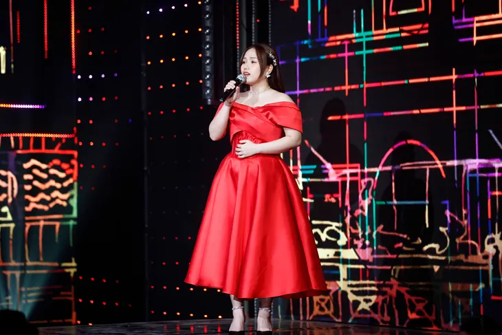 Ly Ly, Bùi Dương Thái Hà cực xinh đẹp trên sân khấu VTV Awards - Ảnh 20. Ly Ly, Bùi Dương Thái Hà cực xinh đẹp trên sân khấu VTV Awards - Ảnh 20.