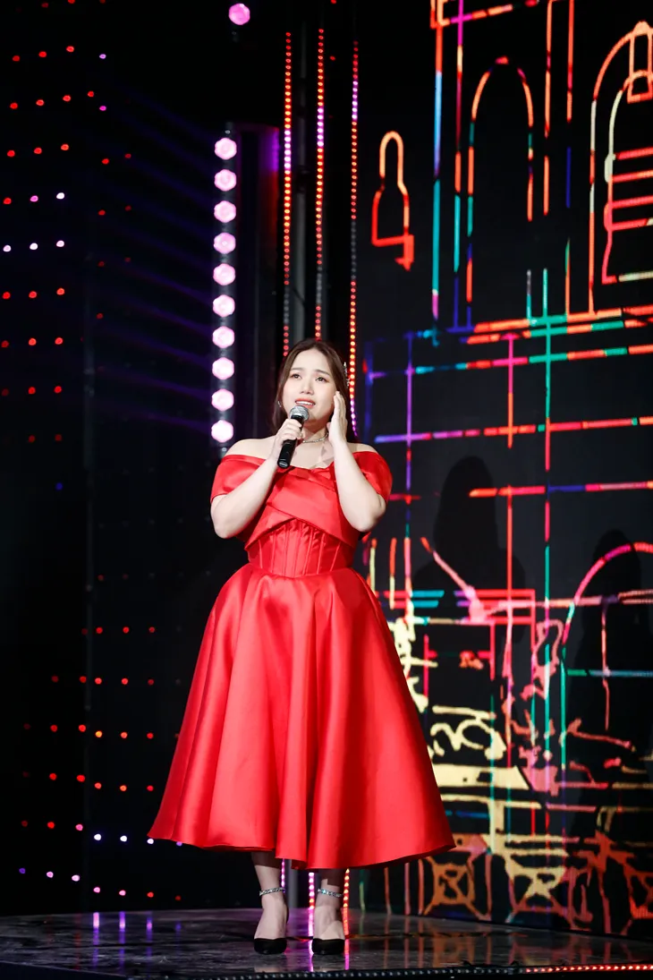 Ly Ly, Bùi Dương Thái Hà cực xinh đẹp trên sân khấu VTV Awards - Ảnh 22. Ly Ly, Bùi Dương Thái Hà cực xinh đẹp trên sân khấu VTV Awards - Ảnh 22.
