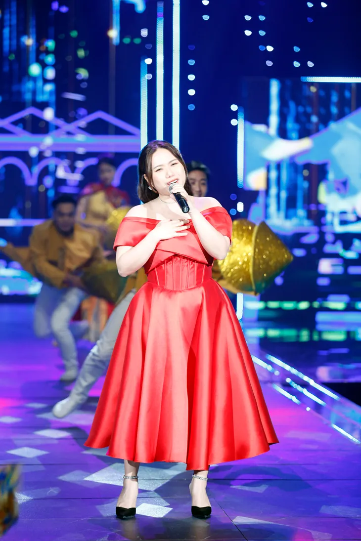 Ly Ly, Bùi Dương Thái Hà cực xinh đẹp trên sân khấu VTV Awards - Ảnh 25. Ly Ly, Bùi Dương Thái Hà cực xinh đẹp trên sân khấu VTV Awards - Ảnh 25.