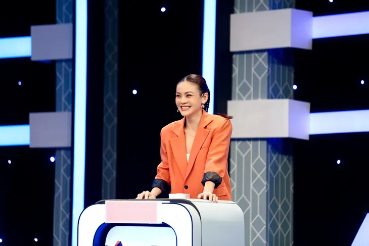 Úm ba la ra chữ gì: Nam Thư thán phục trước sự hài hước của Hải Yến Idol - Ảnh 2. Úm ba la ra chữ gì: Nam Thư thán phục trước sự hài hước của Hải Yến Idol - Ảnh 2.