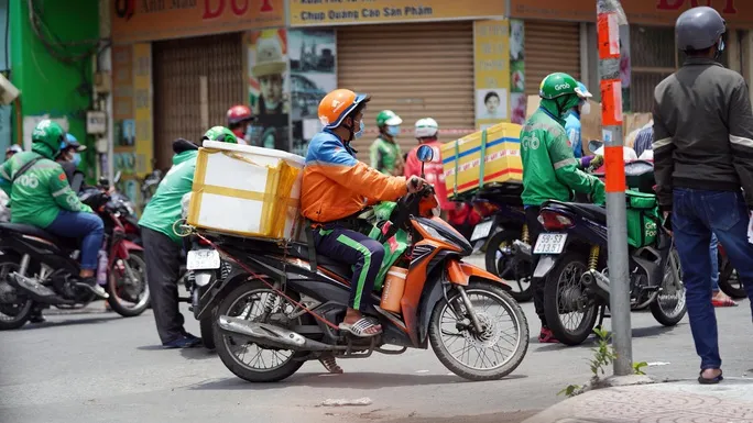 Thương mại điện tử sẵn sàng cho cao điểm Tết - Ảnh 2. Thương mại điện tử sẵn sàng cho cao điểm Tết - Ảnh 2.