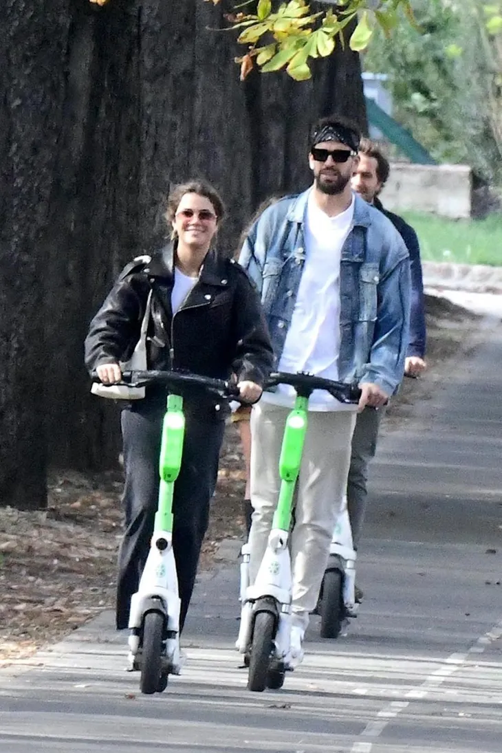 Shakira cay đắng khi biết sự thật Gerard Pique có bạn gái mới - Ảnh 1.