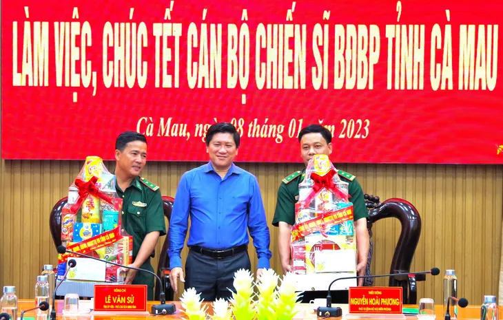 Gắn kết giữa chính quyền, nhân dân và bộ đội biên phòng trên địa bàn Cà Mau - Ảnh 6. Gắn kết giữa chính quyền, nhân dân và bộ đội biên phòng trên địa bàn Cà Mau - Ảnh 6.
