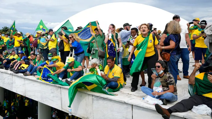 Bạo loạn tại Dinh Tổng thống, Brazil tuyên bố tình trạng khẩn cấp - Ảnh 1. Bạo loạn tại Dinh Tổng thống, Brazil tuyên bố tình trạng khẩn cấp - Ảnh 1.