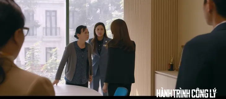 Hành trình công lý - Tập 40: Mẹ Hà quấy nhiễu gia đình Phương, bé Thư lên cơ đau tim ngất xỉu - Ảnh 14. Hành trình công lý - Tập 40: Mẹ Hà quấy nhiễu gia đình Phương, bé Thư lên cơ đau tim ngất xỉu - Ảnh 14.