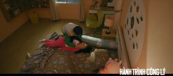 Hành trình công lý - Tập 40: Mẹ Hà quấy nhiễu gia đình Phương, bé Thư lên cơ đau tim ngất xỉu - Ảnh 58. Hành trình công lý - Tập 40: Mẹ Hà quấy nhiễu gia đình Phương, bé Thư lên cơ đau tim ngất xỉu - Ảnh 58.