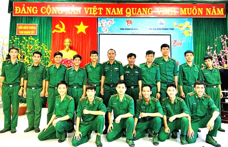 Phát huy truyền thống Bộ đội cụ Hồ - Ảnh 2. Phát huy truyền thống Bộ đội cụ Hồ - Ảnh 2.