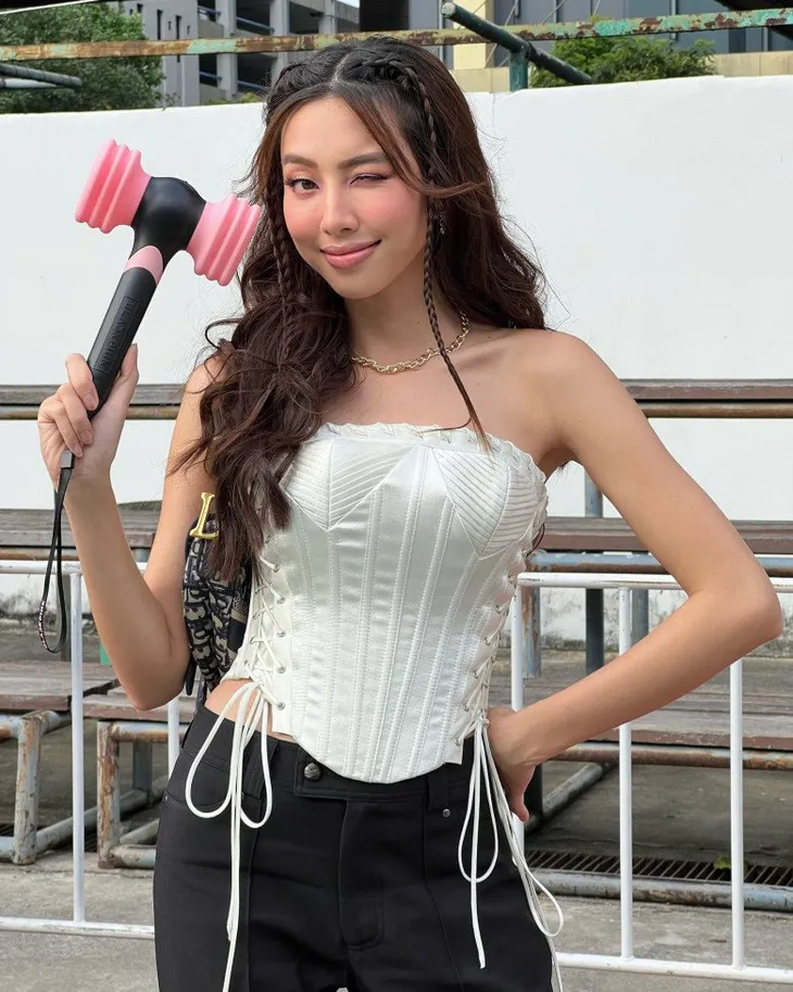 Sao Việt ngày 9/1: Bình An - Phương Nga và loạt sao sang Thái đu Idol BLACKPINK - Ảnh 2. Sao Việt ngày 9/1: Bình An - Phương Nga và loạt sao sang Thái đu Idol BLACKPINK - Ảnh 2.