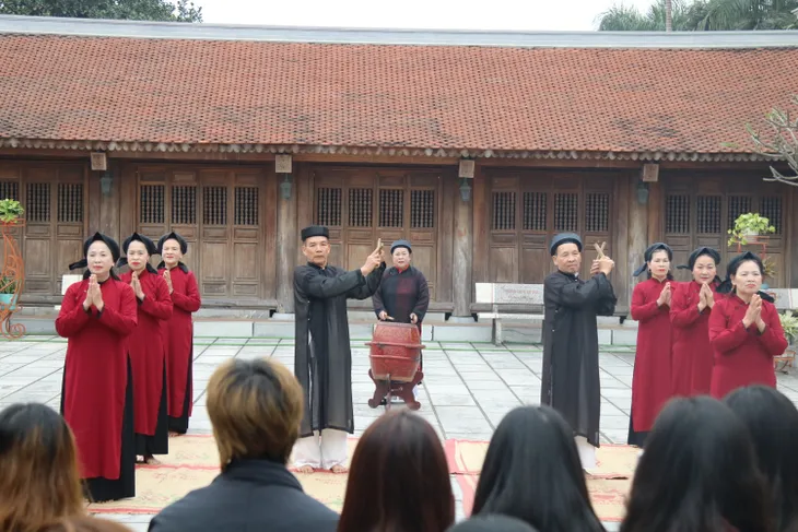 Phường xoan An Thái: Sáng là nông dân, tối thành nghệ nhân - Ảnh 1. Phường xoan An Thái: Sáng là nông dân, tối thành nghệ nhân - Ảnh 1.