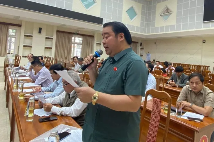 Ông Nguyễn Viết Dũng bị phạt 6,5 triệu đồng vì dùng gậy golf đánh người - Ảnh 1. Ông Nguyễn Viết Dũng bị phạt 6,5 triệu đồng vì dùng gậy golf đánh người - Ảnh 1.