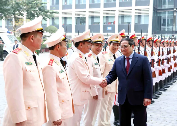 Thủ tướng dự kỷ niệm Ngày truyền thống lực lượng hậu cần-kỹ thuật CAND - Ảnh 1. Thủ tướng dự kỷ niệm Ngày truyền thống lực lượng hậu cần-kỹ thuật CAND - Ảnh 1.