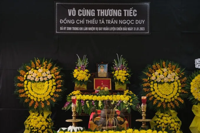 Truy thăng quân hàm cho phi công hy sinh trong khi làm nhiệm vụ - Ảnh 1. Truy thăng quân hàm cho phi công hy sinh trong khi làm nhiệm vụ - Ảnh 1.