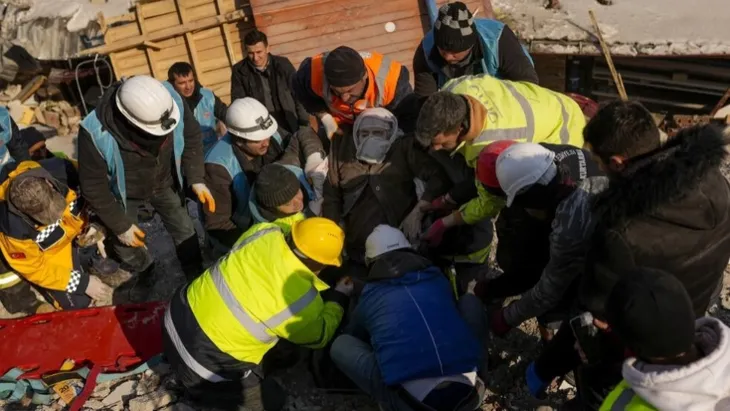 Số người tử vong trong trận động đất ở Thổ Nhĩ Kỳ - Syria tăng lên hơn 20.700 - Ảnh 1. Số người tử vong trong trận động đất ở Thổ Nhĩ Kỳ - Syria tăng lên hơn 20.700 - Ảnh 1.