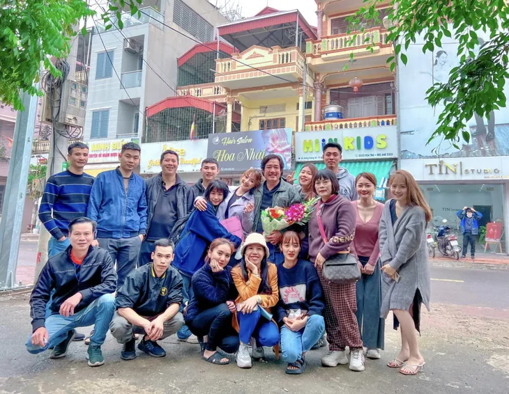 Cặp đôi chính chia tay Dưới bóng cây hạnh phúc - Ảnh 6. Cặp đôi chính chia tay Dưới bóng cây hạnh phúc - Ảnh 6.