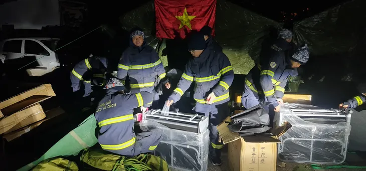 Đoàn công tác Bộ Công an bắt đầu những hoạt động cứu hộ đầu tiên tại Thổ Nhĩ Kỳ - Ảnh 5. Đoàn công tác Bộ Công an bắt đầu những hoạt động cứu hộ đầu tiên tại Thổ Nhĩ Kỳ - Ảnh 5.